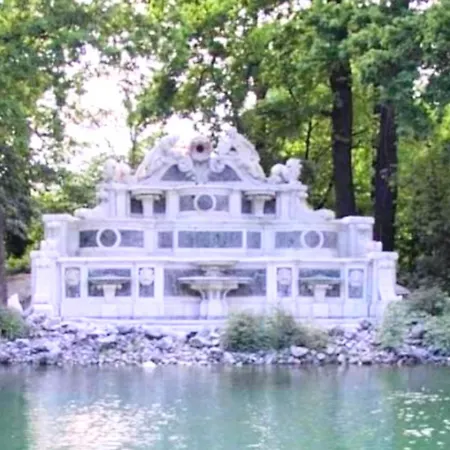 Peppe Fontana Del Trianon Konukevi
